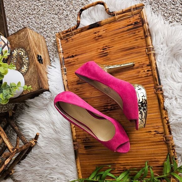 Enzo Angiolino Pink & Gold Leather Statement Pumps - Picture 14 of 15